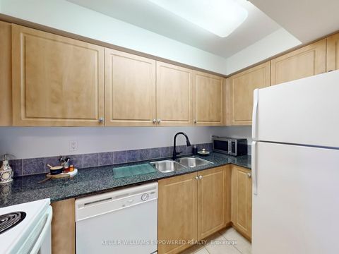 Photo 15 at 207 - 330 Red Maple Road E, Langstaff, Richmond Hill