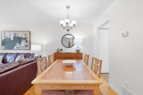 Photo 7 at 61 - 189 Springhead Gardens, North Richvale, Richmond Hill