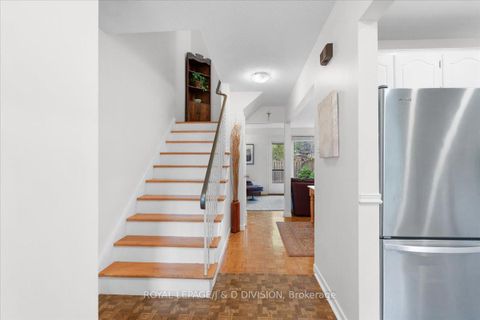 Photo 12 at 61 - 189 Springhead Gardens, North Richvale, Richmond Hill