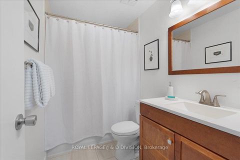 Photo 17 at 61 - 189 Springhead Gardens, North Richvale, Richmond Hill