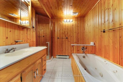 Photo 24 at 61 - 189 Springhead Gardens, North Richvale, Richmond Hill