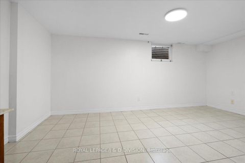 Photo 25 at 61 - 189 Springhead Gardens, North Richvale, Richmond Hill