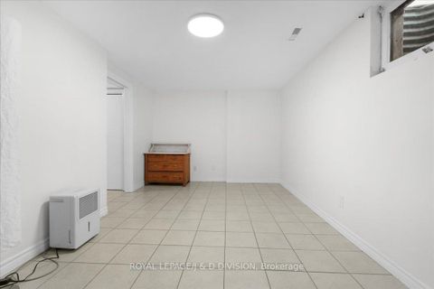 Photo 26 at 61 - 189 Springhead Gardens, North Richvale, Richmond Hill