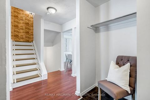 Photo 2 at 28 Wilde Place, Letitia Heights, Barrie