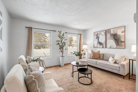 Photo 4 at 28 Wilde Place, Letitia Heights, Barrie