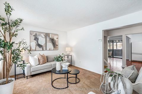 Photo 5 at 28 Wilde Place, Letitia Heights, Barrie