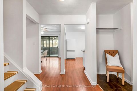 Photo 7 at 28 Wilde Place, Letitia Heights, Barrie