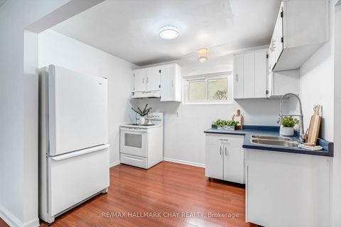 Photo 11 at 28 Wilde Place, Letitia Heights, Barrie