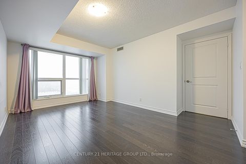 Photo 17 at 818 - 18 Harding Boulevard, Harding, Richmond Hill