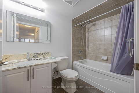 Photo 18 at 818 - 18 Harding Boulevard, Harding, Richmond Hill