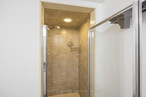 Photo 22 at 818 - 18 Harding Boulevard, Harding, Richmond Hill