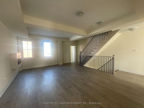 Photo 3 at 17 McConaghy Court, Maple, Vaughan