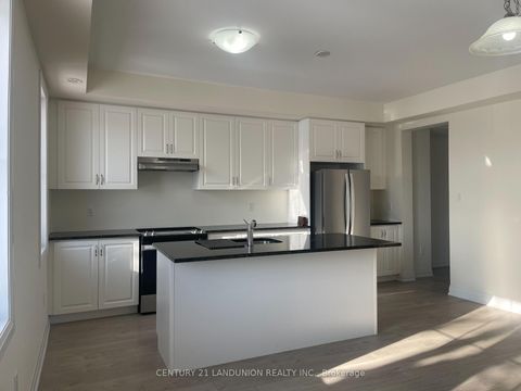 Photo 16 at 17 McConaghy Court, Maple, Vaughan