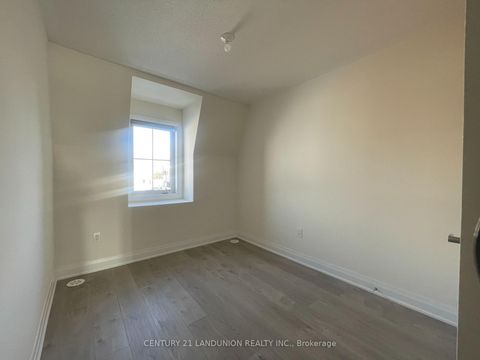 Photo 19 at 17 McConaghy Court, Maple, Vaughan