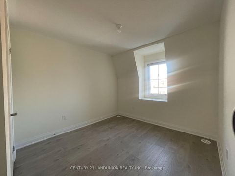 Photo 21 at 17 McConaghy Court, Maple, Vaughan