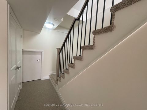 Photo 32 at 17 McConaghy Court, Maple, Vaughan