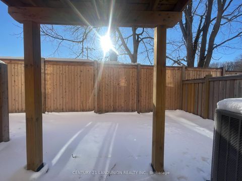 Photo 36 at 17 McConaghy Court, Maple, Vaughan