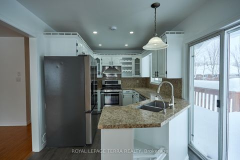 Photo 8 at 326 Little Avenue, Allandale, Barrie