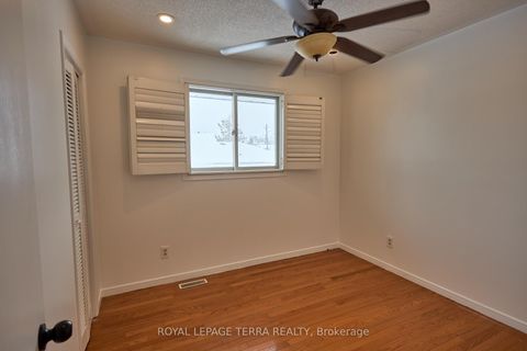 Photo 10 at 326 Little Avenue, Allandale, Barrie