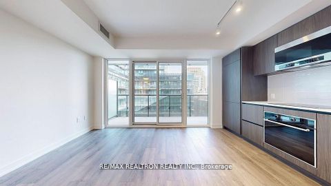 Photo 6 at 510 - 127 Broadway Avenue, Mount Pleasant West, Toronto