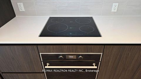 Photo 11 at 510 - 127 Broadway Avenue, Mount Pleasant West, Toronto