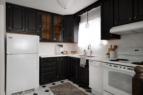 Photo 13 at 195 Clearbrooke Circle, Kipling, Toronto