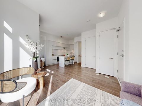 Photo 3 at 1009 - 14 David Eyer Road, Rural Richmond Hill, Richmond Hill