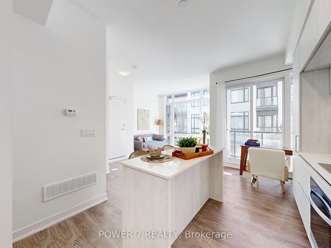 Photo 8 at 1009 - 14 David Eyer Road, Rural Richmond Hill, Richmond Hill