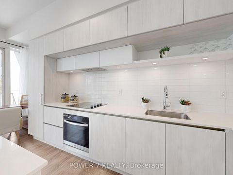 Photo 12 at 1009 - 14 David Eyer Road, Rural Richmond Hill, Richmond Hill