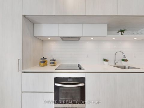 Photo 13 at 1009 - 14 David Eyer Road, Rural Richmond Hill, Richmond Hill