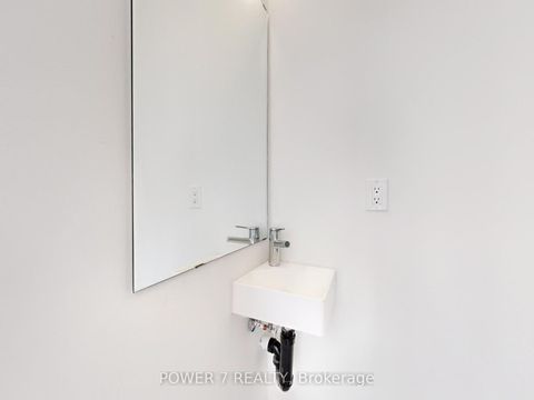 Photo 15 at 1009 - 14 David Eyer Road, Rural Richmond Hill, Richmond Hill