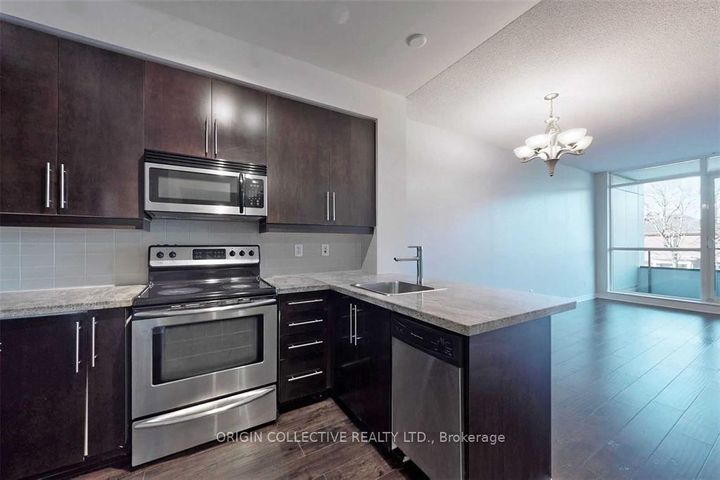 Photo 5 at 218 - 2885 Bayview Avenue, Bayview Village, Toronto