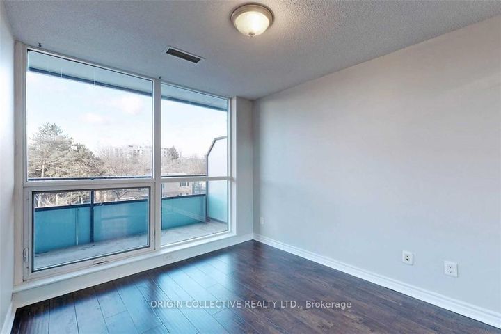 Photo 16 at 218 - 2885 Bayview Avenue, Bayview Village, Toronto