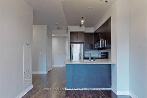 Photo 1 at 218 - 2885 Bayview Avenue, Bayview Village, Toronto