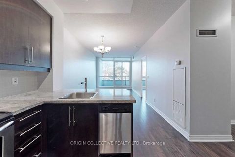 Photo 4 at 218 - 2885 Bayview Avenue, Bayview Village, Toronto