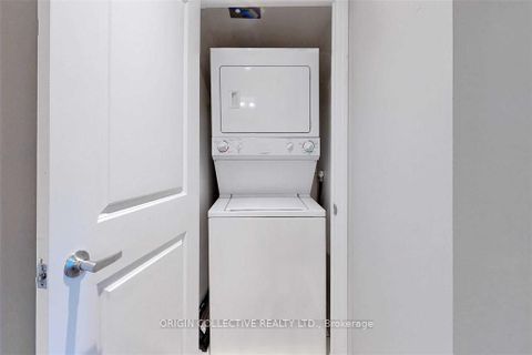 Photo 7 at 218 - 2885 Bayview Avenue, Bayview Village, Toronto