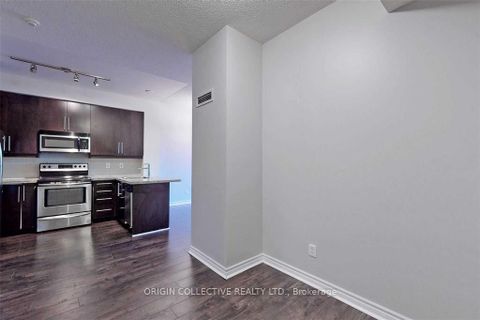 Photo 9 at 218 - 2885 Bayview Avenue, Bayview Village, Toronto