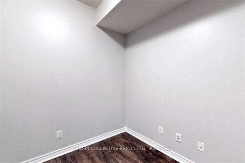 Photo 12 at 218 - 2885 Bayview Avenue, Bayview Village, Toronto