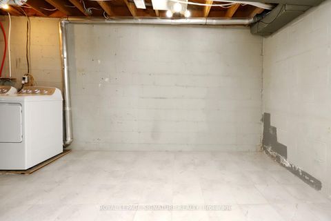 Photo 36 at 5 - 160 Carsbrooke Road, Etobicoke West Mall, Toronto