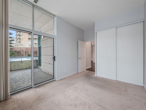 Photo 10 at 102 - 5 Emerald Lane, Yorkhill, Vaughan