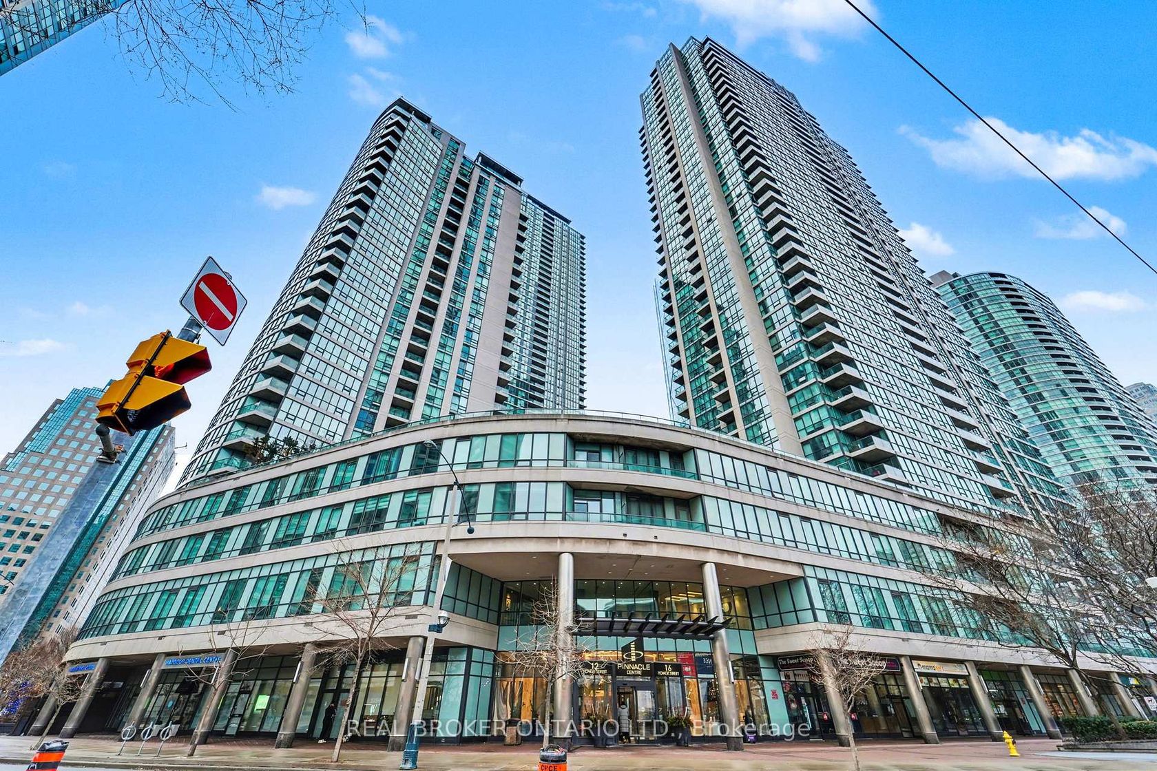 911 - 12 Yonge Street, Waterfront Communities C1, Toronto photo number 2