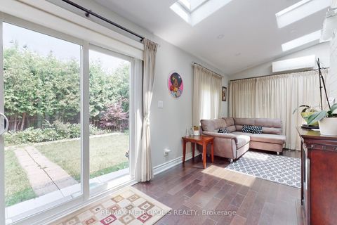 Photo 1 at 64 Mandel Crescent, Devonsleigh, Richmond Hill