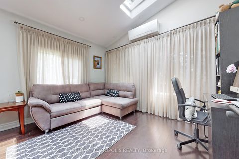 Photo 8 at 64 Mandel Crescent, Devonsleigh, Richmond Hill