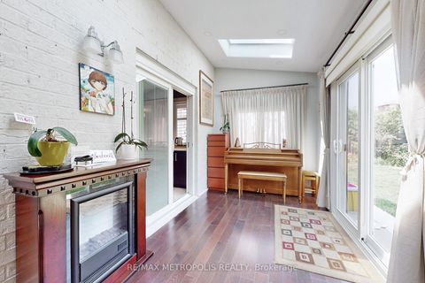 Photo 9 at 64 Mandel Crescent, Devonsleigh, Richmond Hill