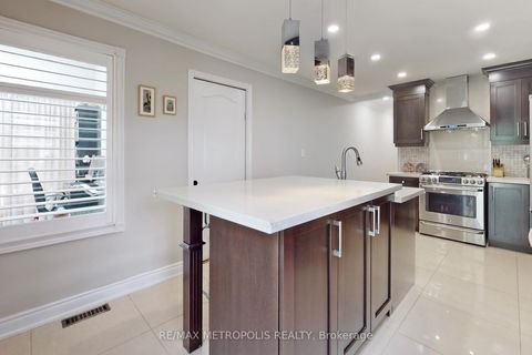 Photo 10 at 64 Mandel Crescent, Devonsleigh, Richmond Hill