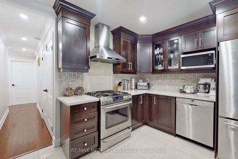 Photo 12 at 64 Mandel Crescent, Devonsleigh, Richmond Hill