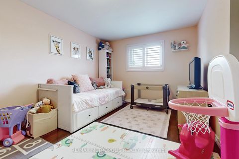 Photo 20 at 64 Mandel Crescent, Devonsleigh, Richmond Hill