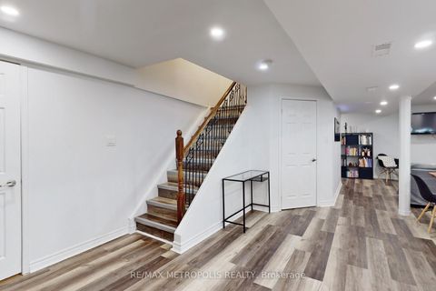 Photo 32 at 64 Mandel Crescent, Devonsleigh, Richmond Hill