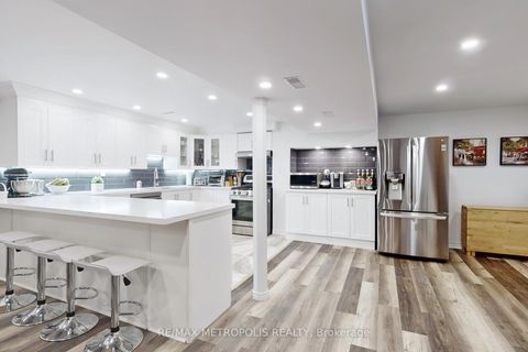 Photo 35 at 64 Mandel Crescent, Devonsleigh, Richmond Hill