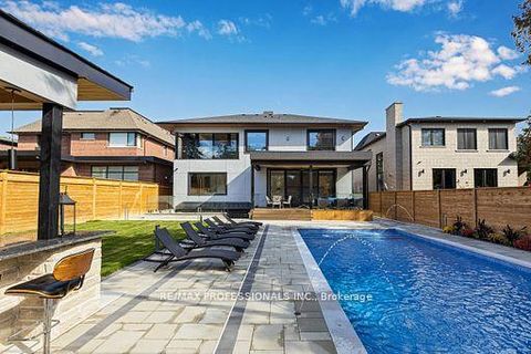 Photo 10 at 122 Ashbourne Drive, City Centre West, Toronto